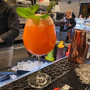 barman cocktail voga